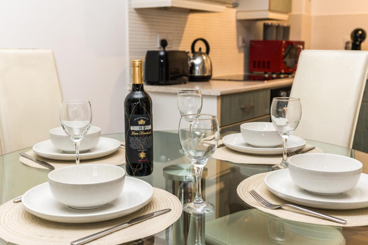 Fast Internet One Bedroom Apartment In Greater London, Id Required Kültér fotó