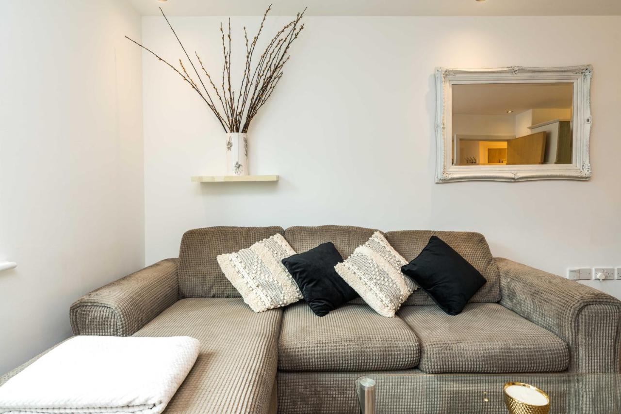 Fast Internet One Bedroom Apartment In Greater London, Id Required Kültér fotó